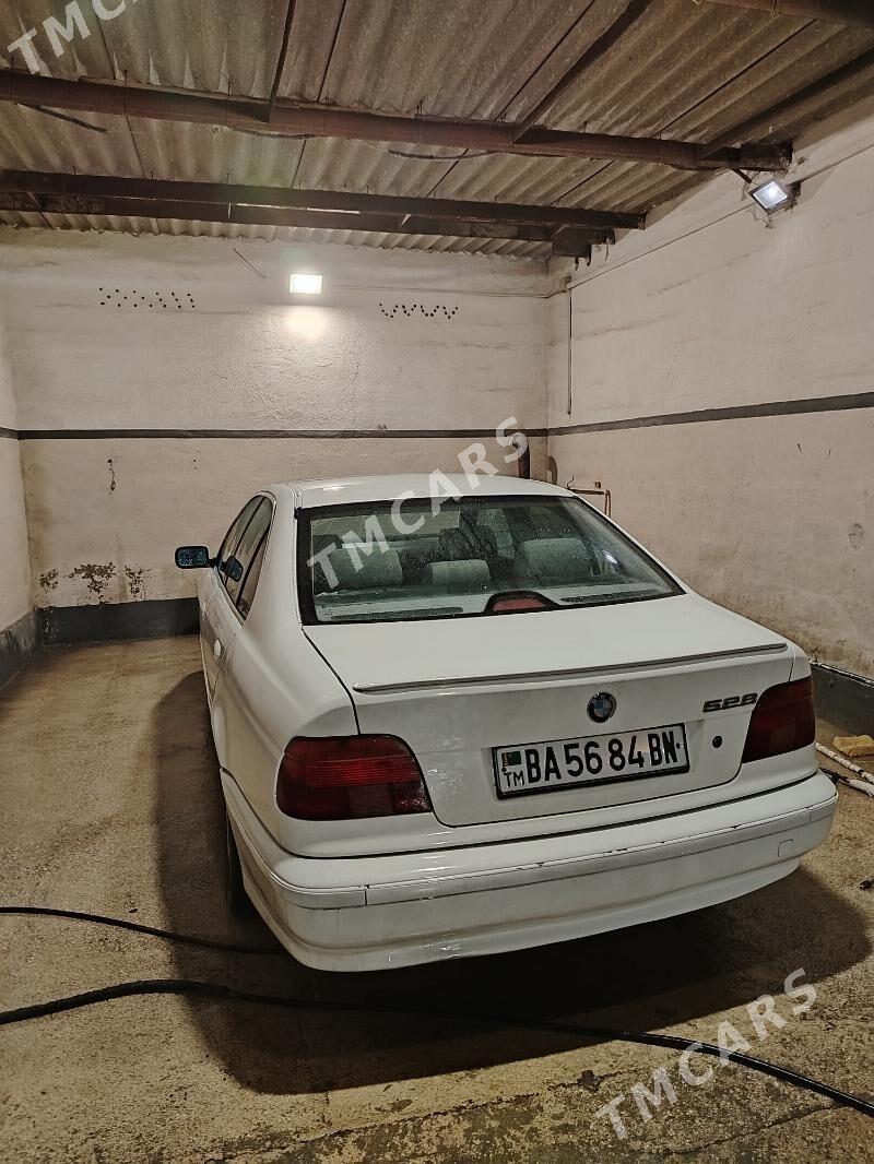 BMW E39 1998 - 80 000 TMT - Балканабат - img 7