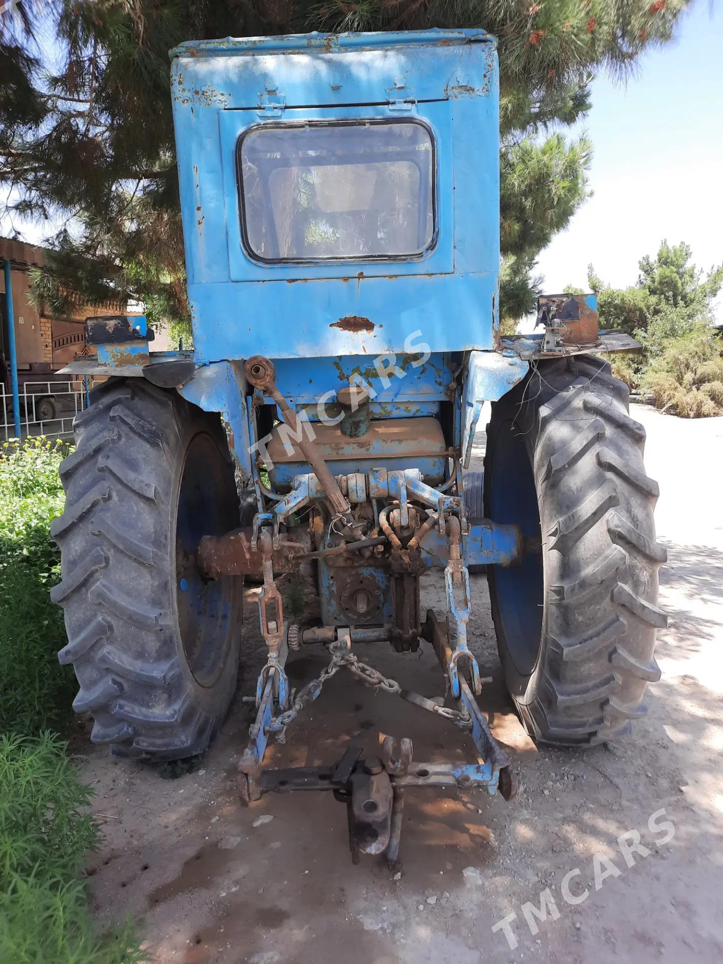 MTZ T-28 2000 - 40 000 TMT - Farap - img 5