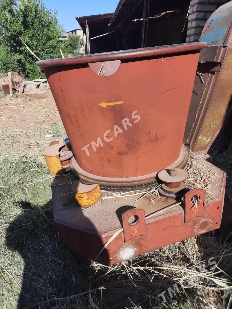 MTZ T-28 2000 - 40 000 TMT - Farap - img 10