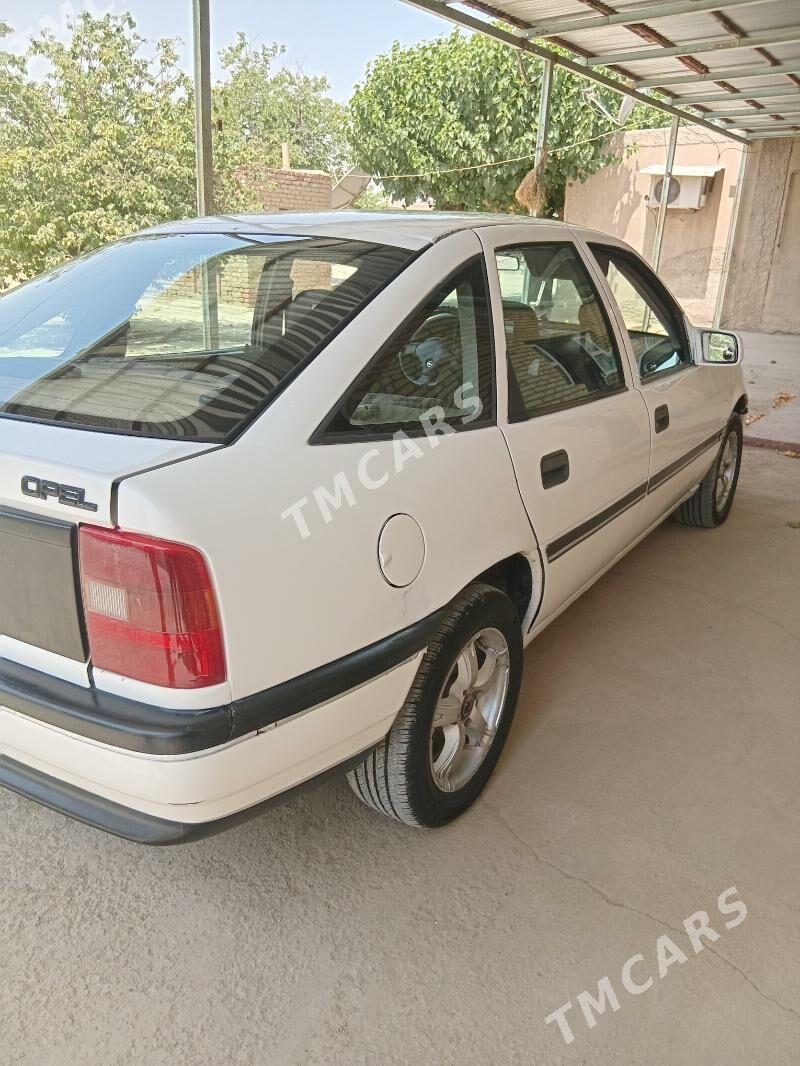 Opel Vectra 1992 - 27 000 TMT - Бахарден - img 2