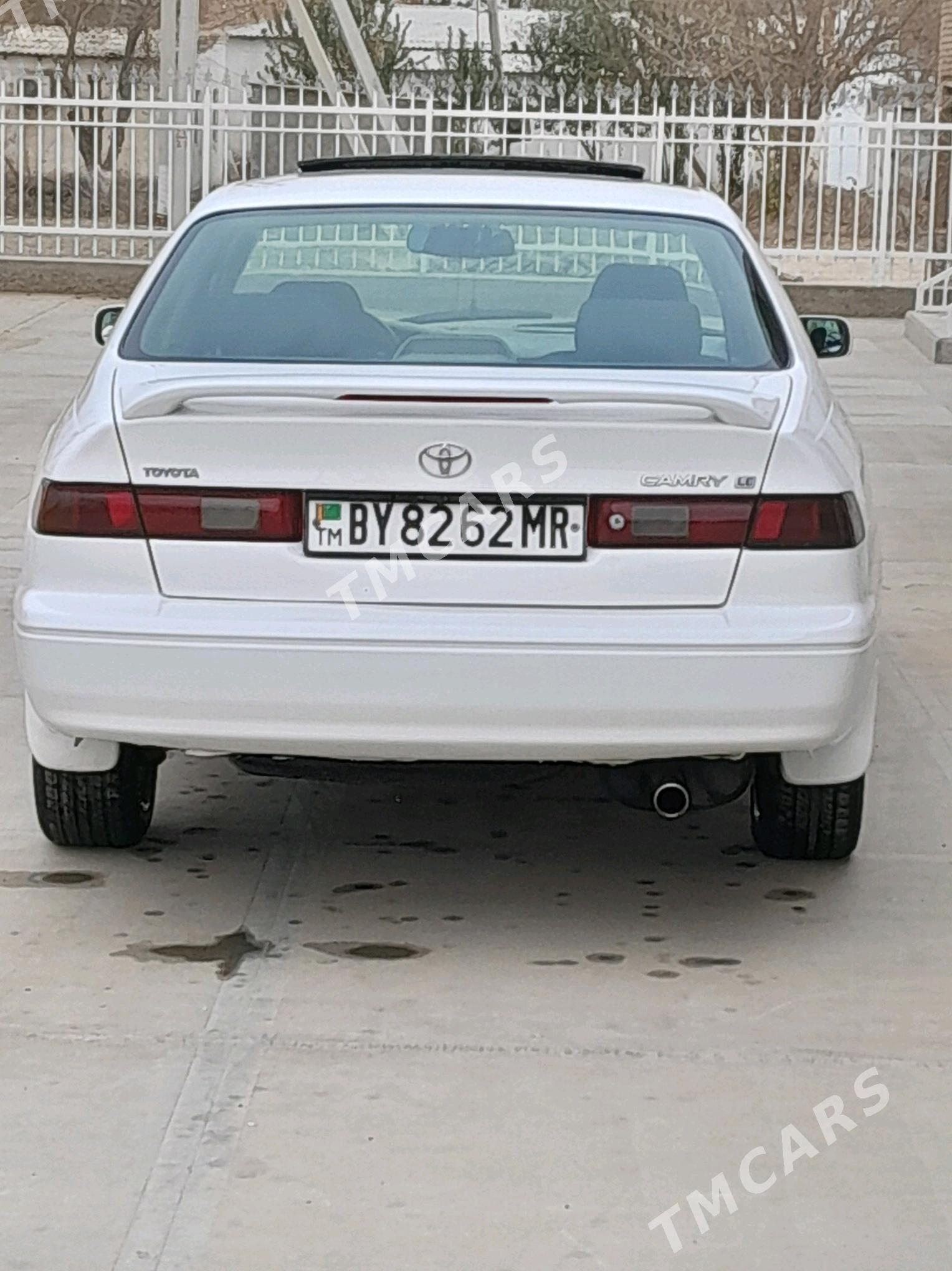 Toyota Camry 1998 - 111 000 TMT - Baýramaly - img 3