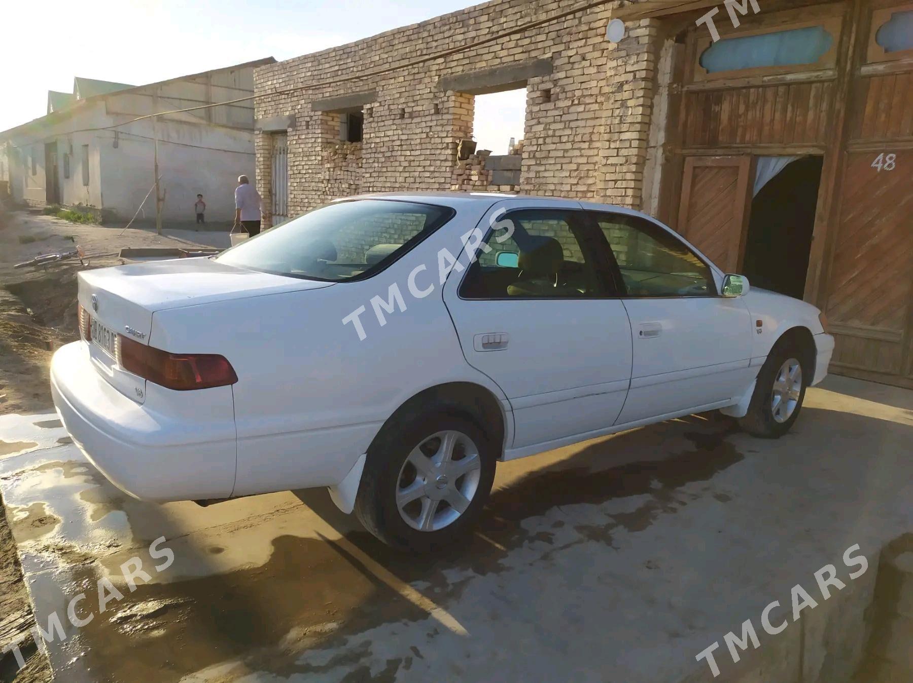 Toyota Camry 2000 - 120 000 TMT - Кёнеургенч - img 4
