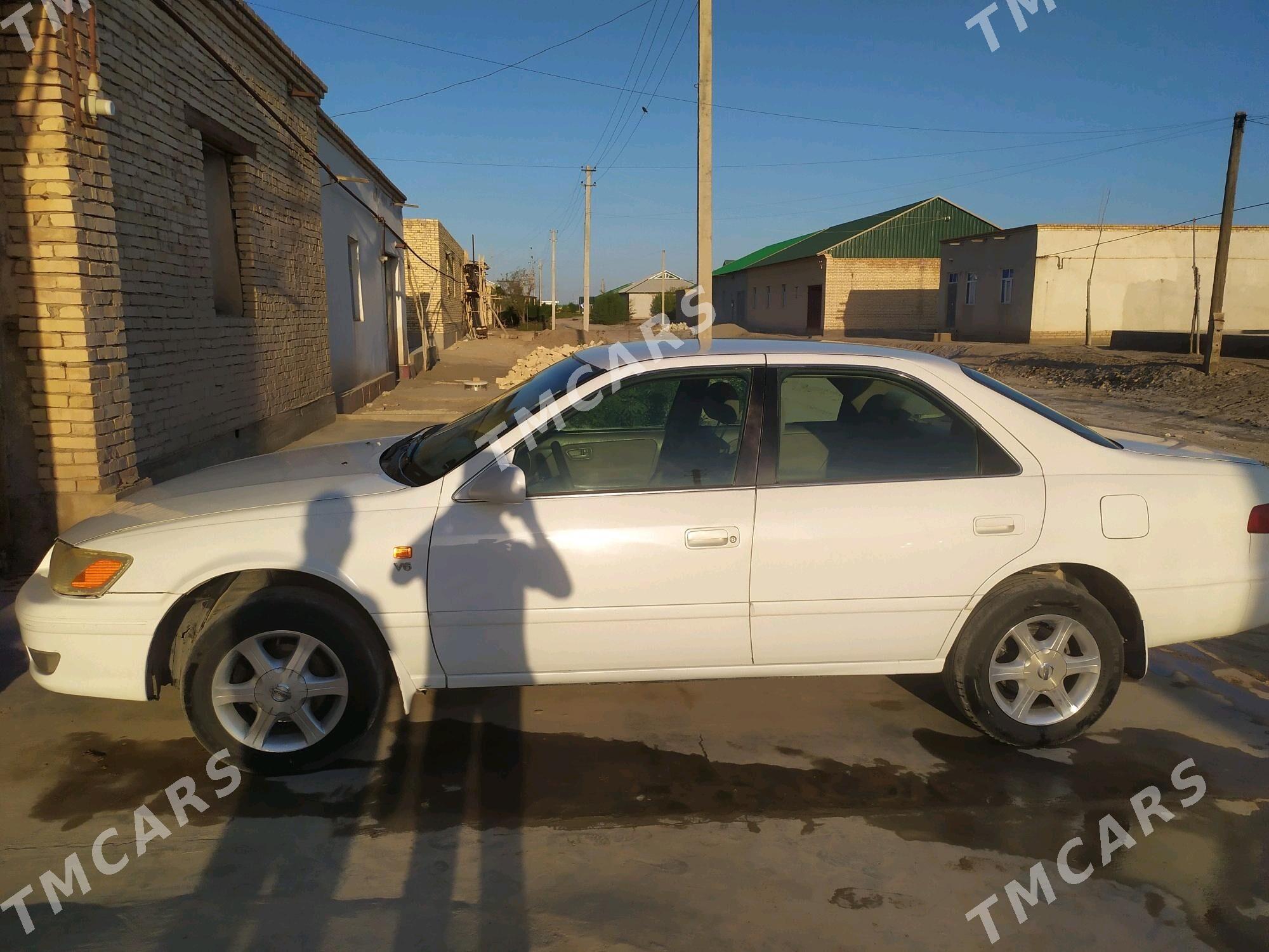 Toyota Camry 2000 - 120 000 TMT - Кёнеургенч - img 6