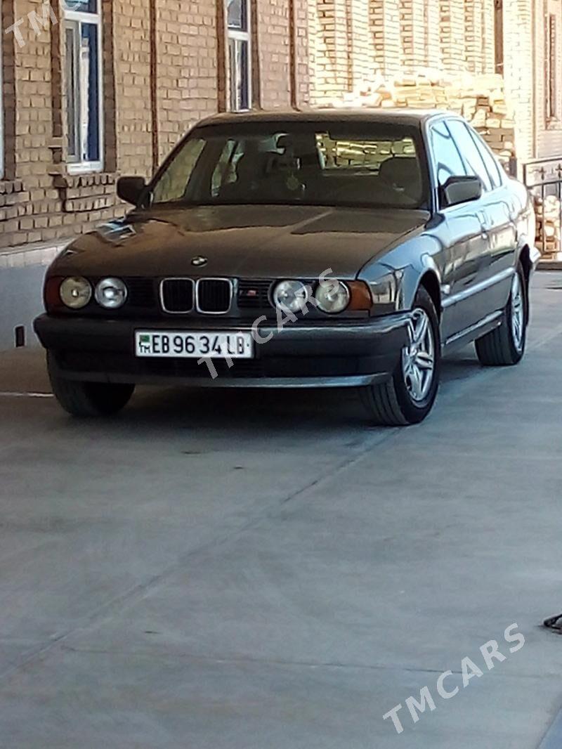 BMW 520 1990 - 40 000 TMT - Чарджоу - img 1