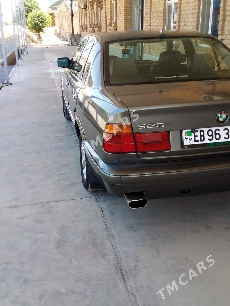 BMW 520 1990 - 40 000 TMT - Чарджоу - img 4