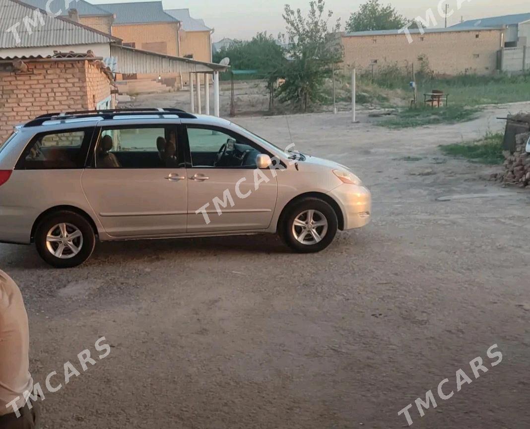 Toyota Sienna 2007 - 220 000 TMT - Туркменгала - img 4