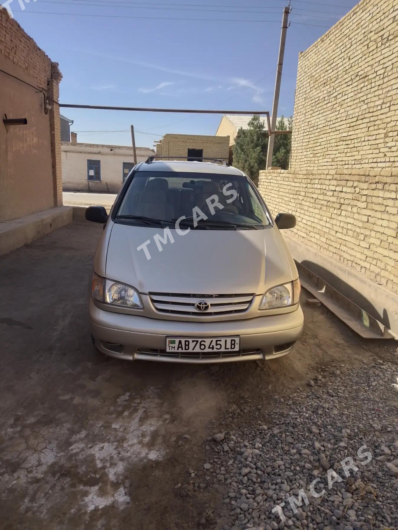 Toyota Sienna 2000 - 145 000 TMT - Дянев - img 2