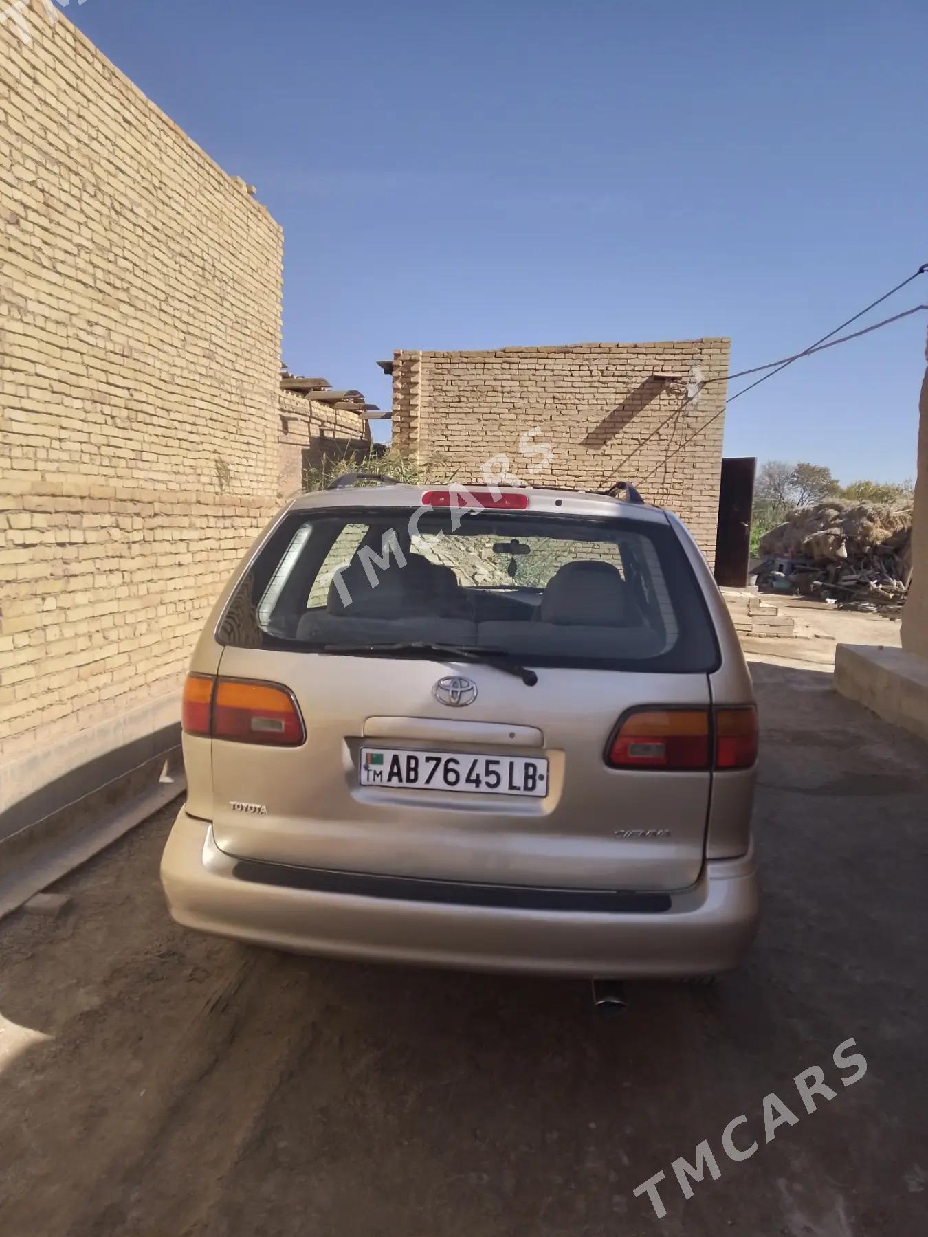 Toyota Sienna 2000 - 145 000 TMT - Дянев - img 3