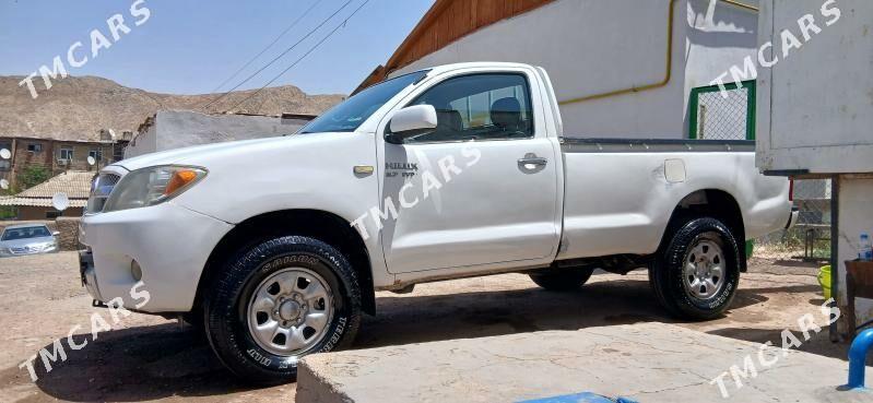 Toyota Hilux 2006 - 160 000 TMT - Туркменбаши - img 3