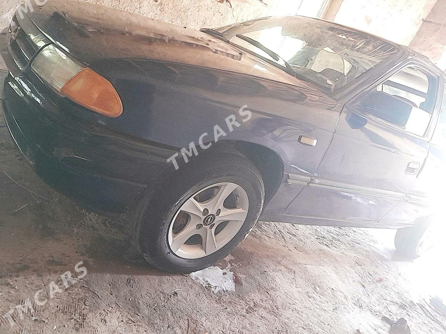 Opel Astra 1993 - 39 000 TMT - Губадаг - img 4