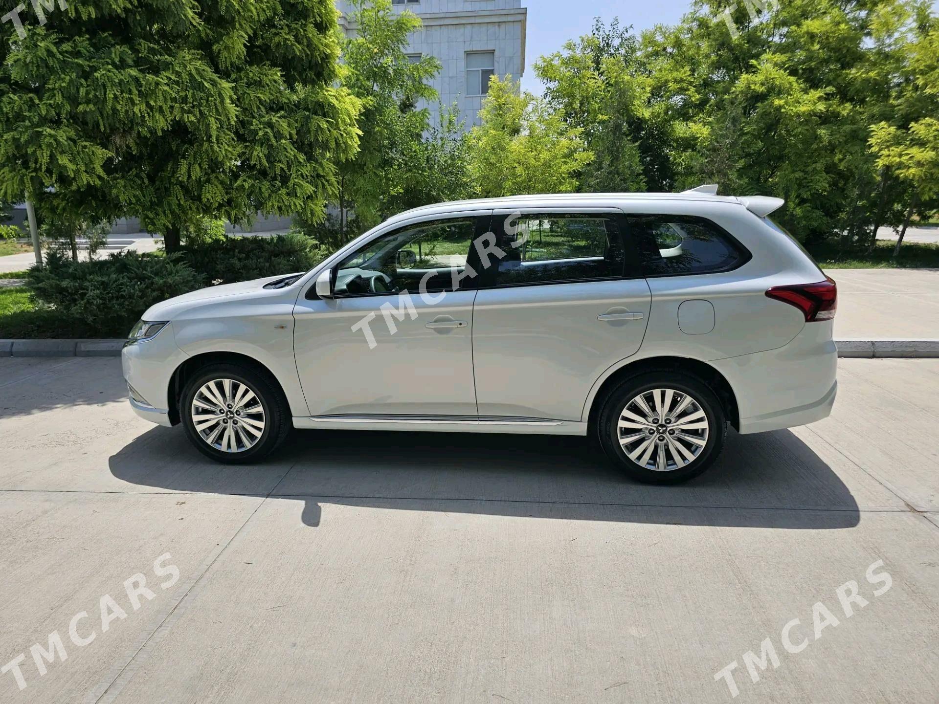 Mitsubishi Outlander 2023 - 280 000 TMT - Howdan "W" - img 9