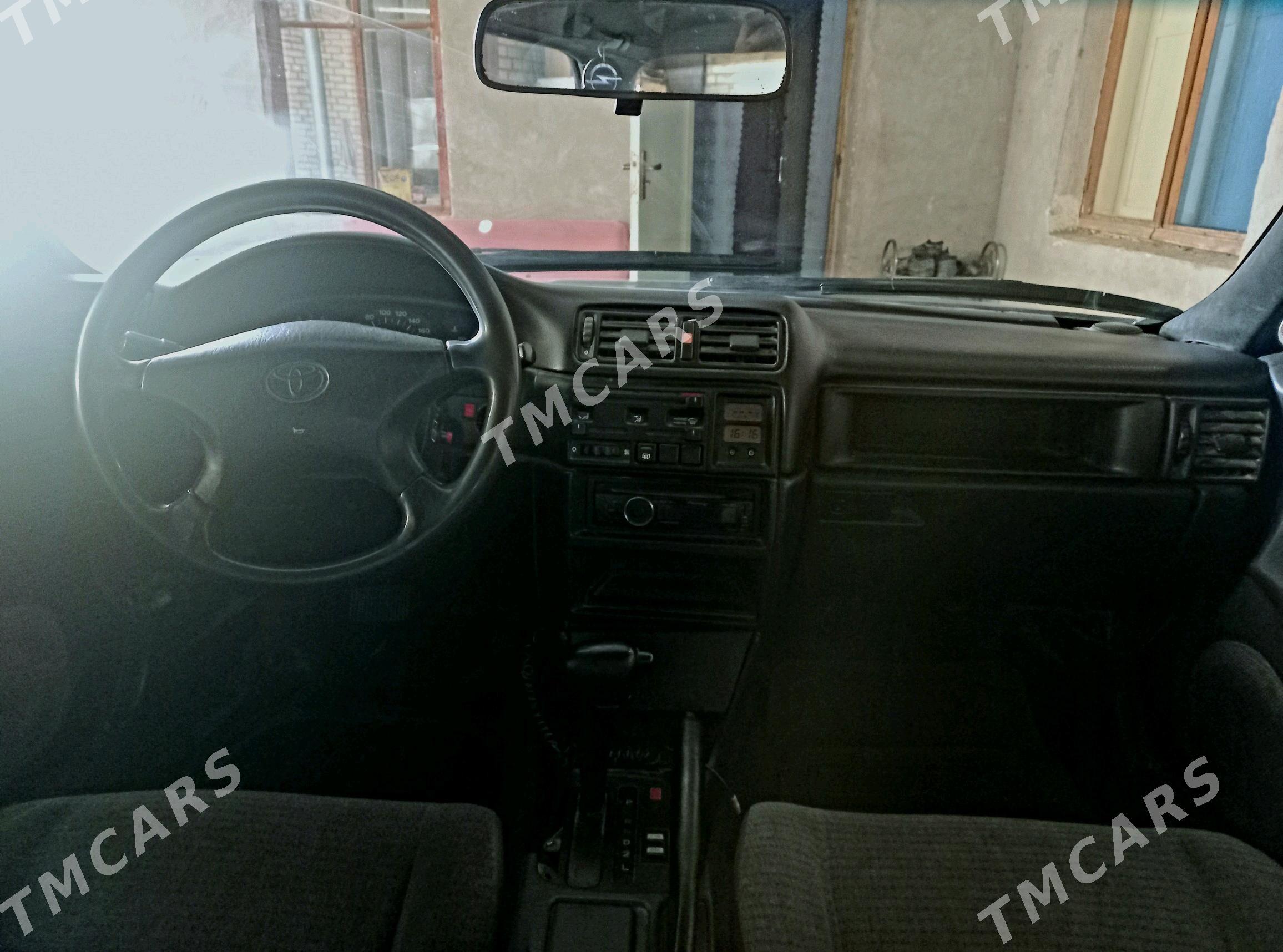Toyota Carina 1993 - 28 000 TMT - Дянев - img 8