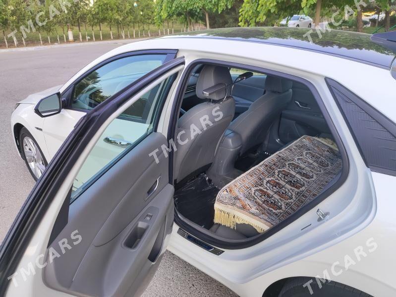 Hyundai Elantra 2022 - 240 000 TMT - Podwoýski köç. (Bitarap Türkmenistan şaýoly) - img 6