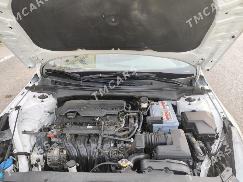 Hyundai Elantra 2022 - 240 000 TMT - Podwoýski köç. (Bitarap Türkmenistan şaýoly) - img 7