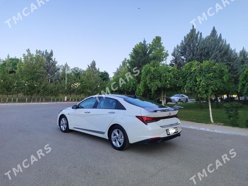 Hyundai Elantra 2022 - 240 000 TMT - Podwoýski köç. (Bitarap Türkmenistan şaýoly) - img 3