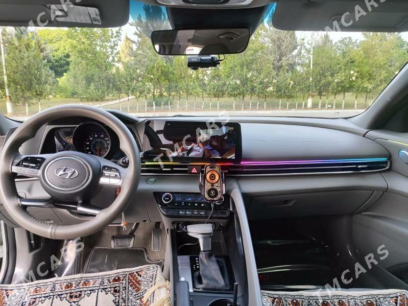 Hyundai Elantra 2022 - 240 000 TMT - Podwoýski köç. (Bitarap Türkmenistan şaýoly) - img 5