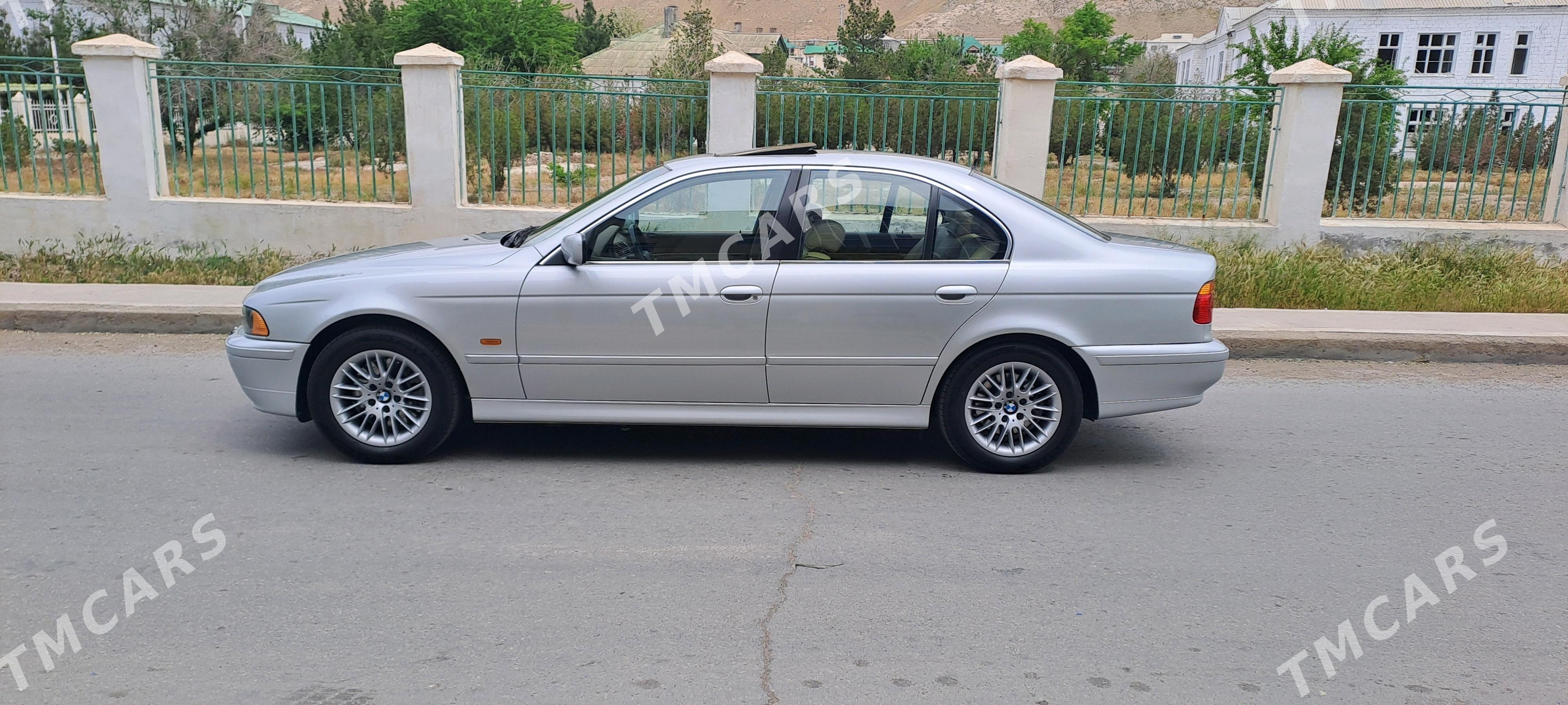 BMW E39 2002 - 155 000 TMT - Туркменбаши - img 4