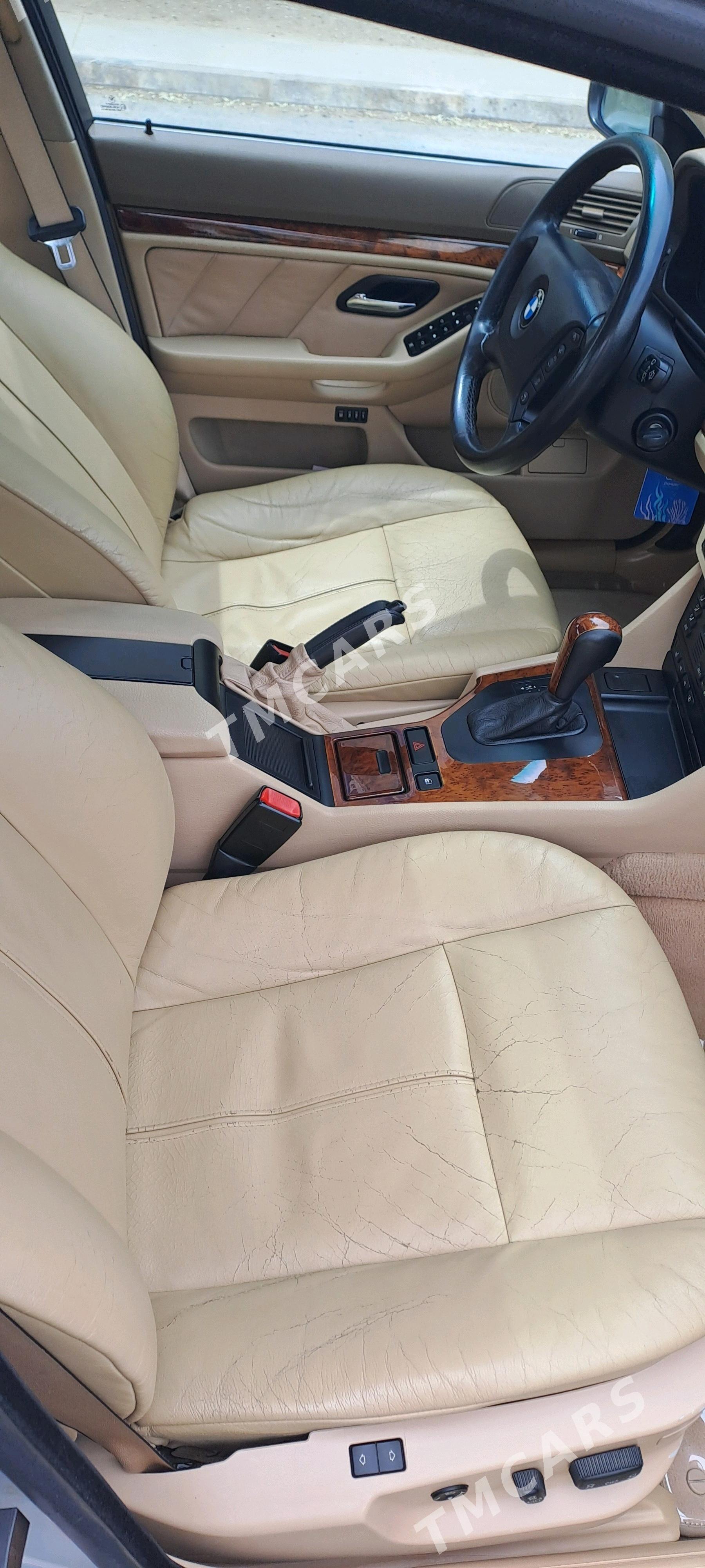 BMW E39 2002 - 155 000 TMT - Туркменбаши - img 6