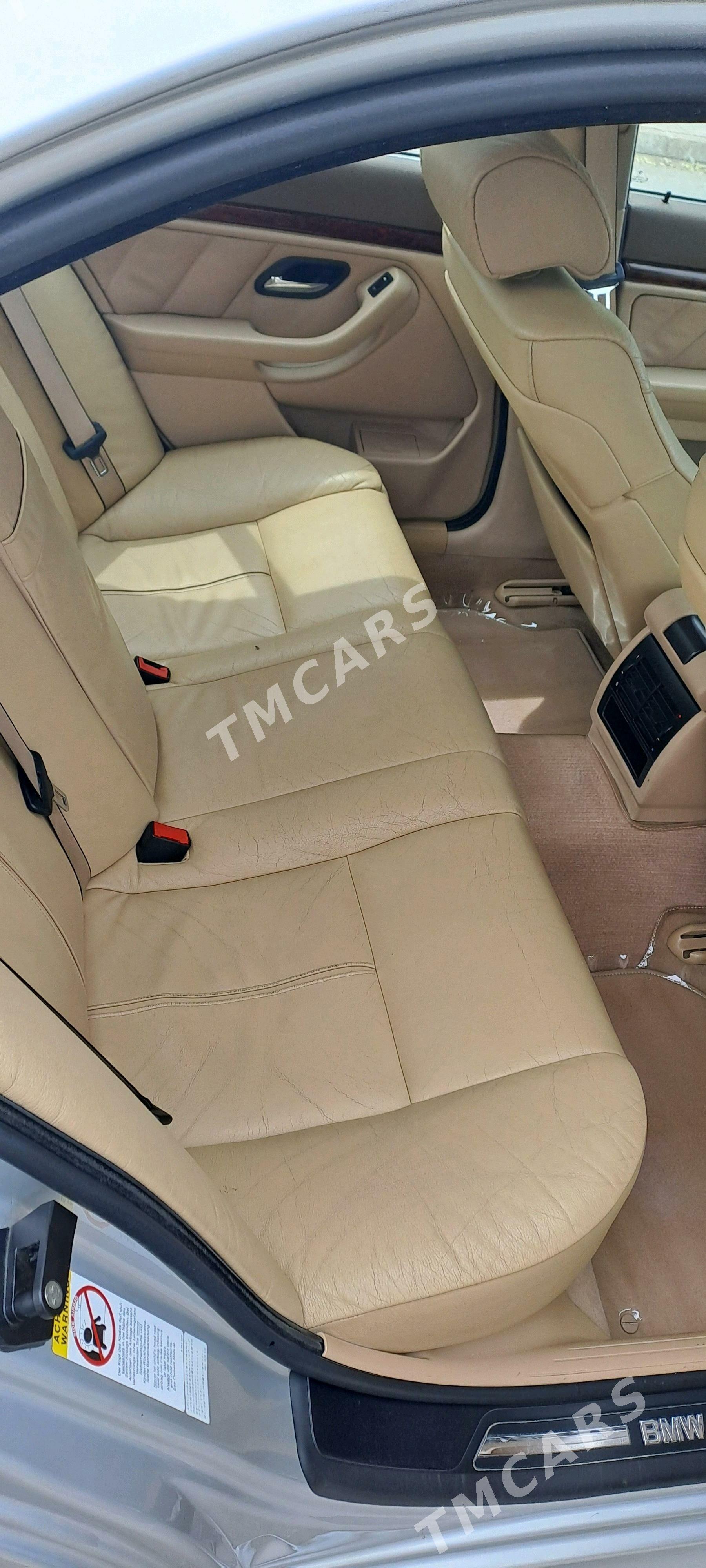 BMW E39 2002 - 155 000 TMT - Туркменбаши - img 7