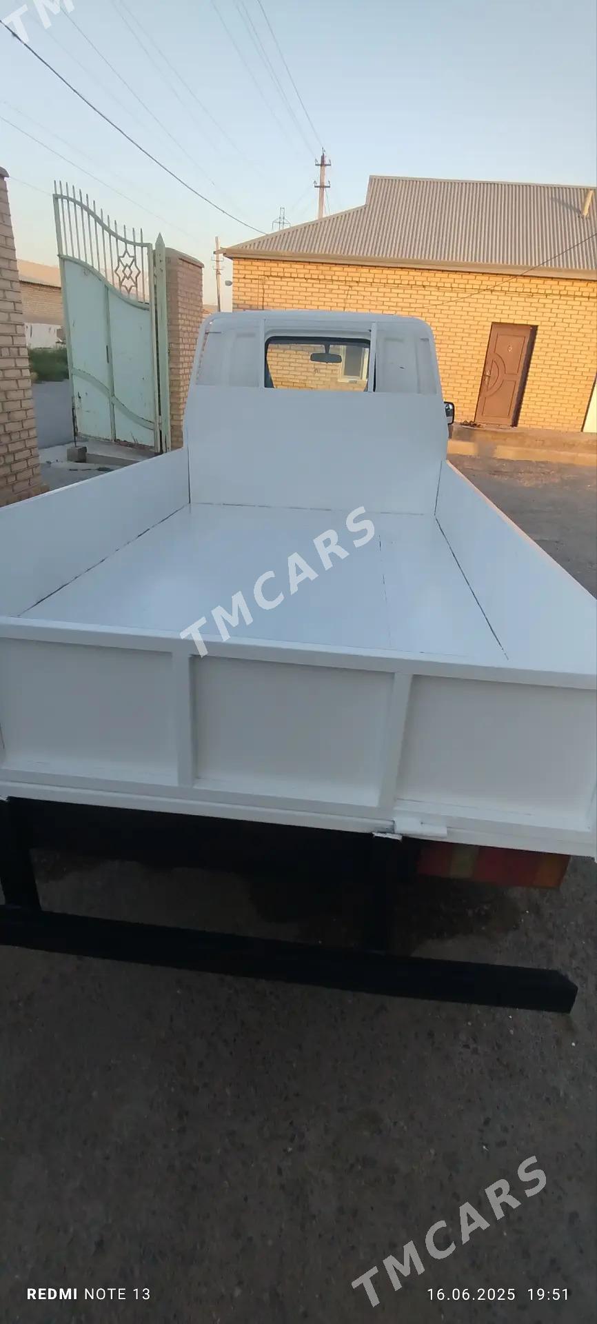 Mazda B2000 2001 - 80 000 TMT - Mary - img 2