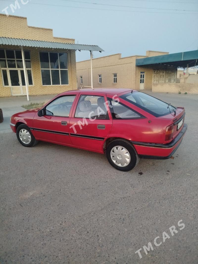 Opel Vectra 1990 - 25 000 TMT - Mary - img 2