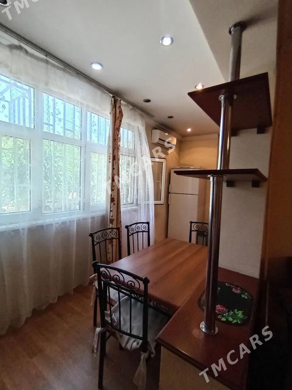 4 ком Ким район 4/2 этаж - Ким район - img 7