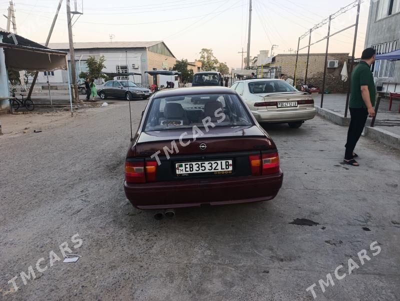 Opel Vectra 1992 - 52 000 TMT - Dänew - img 2