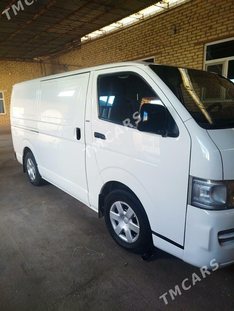 Toyota Hiace 2006 - 250 000 TMT - Саят - img 4