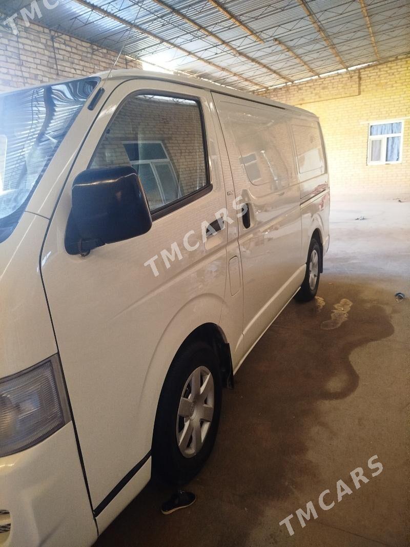 Toyota Hiace 2006 - 250 000 TMT - Саят - img 5