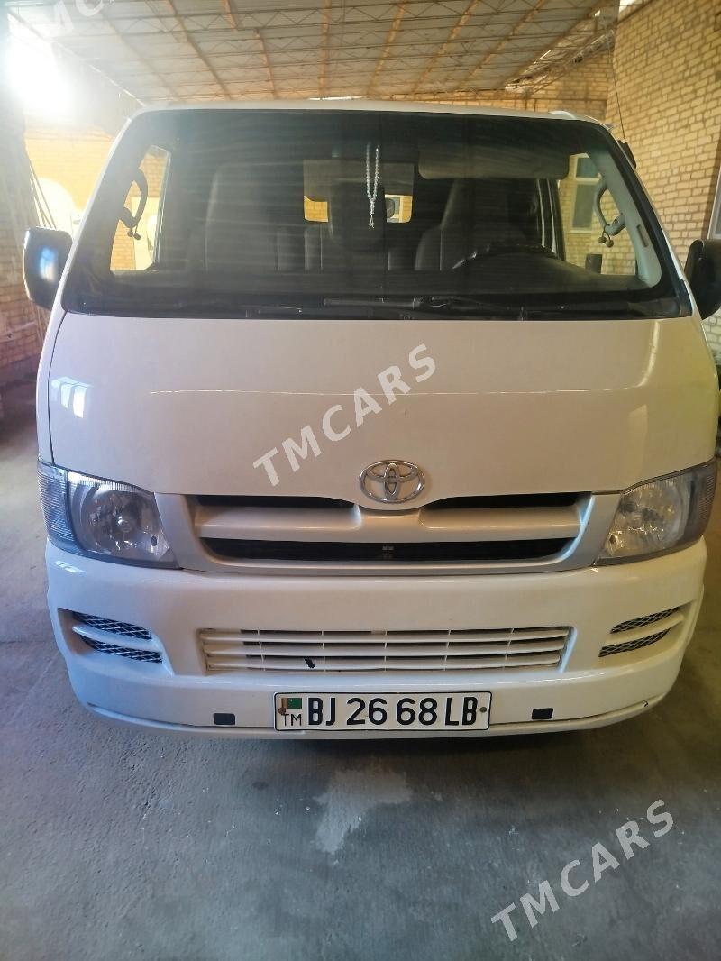 Toyota Hiace 2006 - 250 000 TMT - Саят - img 7
