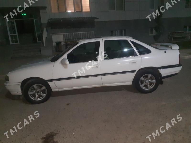 Opel Vectra 1990 - 35 000 TMT - Çoganly - img 1