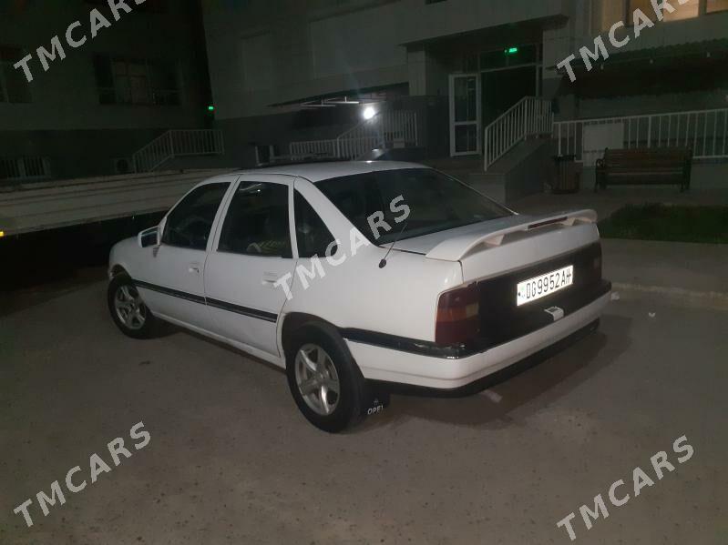 Opel Vectra 1990 - 35 000 TMT - Çoganly - img 2