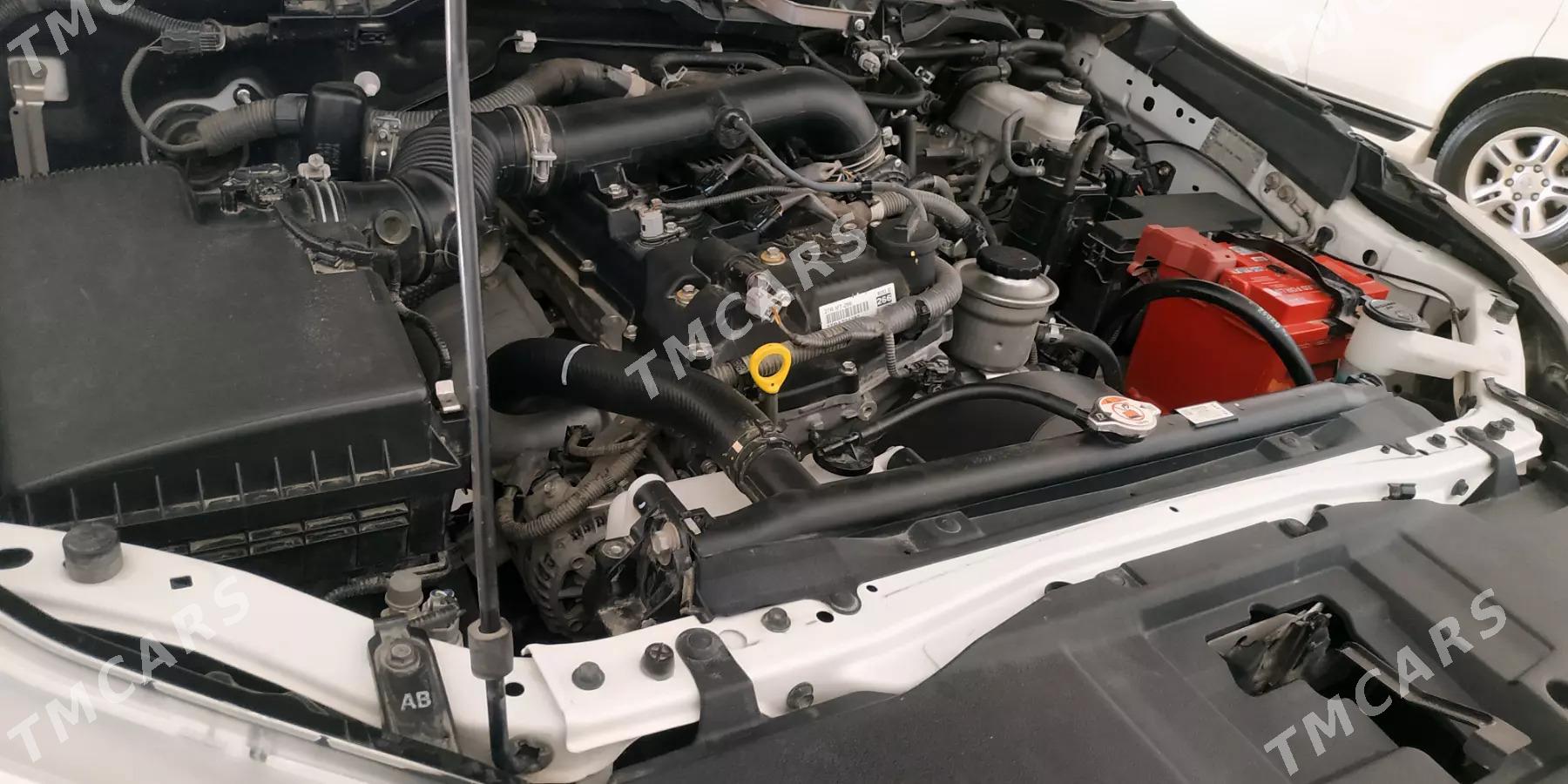 Toyota Hilux 2021 - 580 000 TMT - Ашхабад - img 3