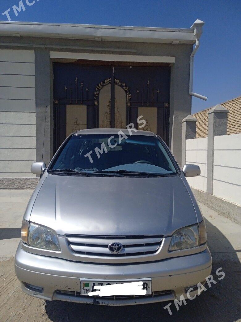 Toyota Sienna 2002 - 120 000 TMT - Туркменабат - img 1