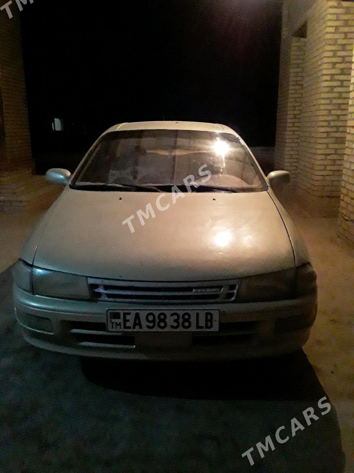 Toyota Carina 1993 - 37 000 TMT - Halaç - img 4