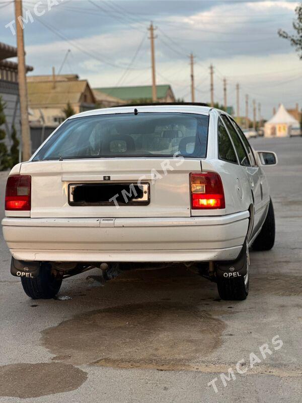 Opel Vectra 1992 - 37 000 TMT - Ашхабад - img 1