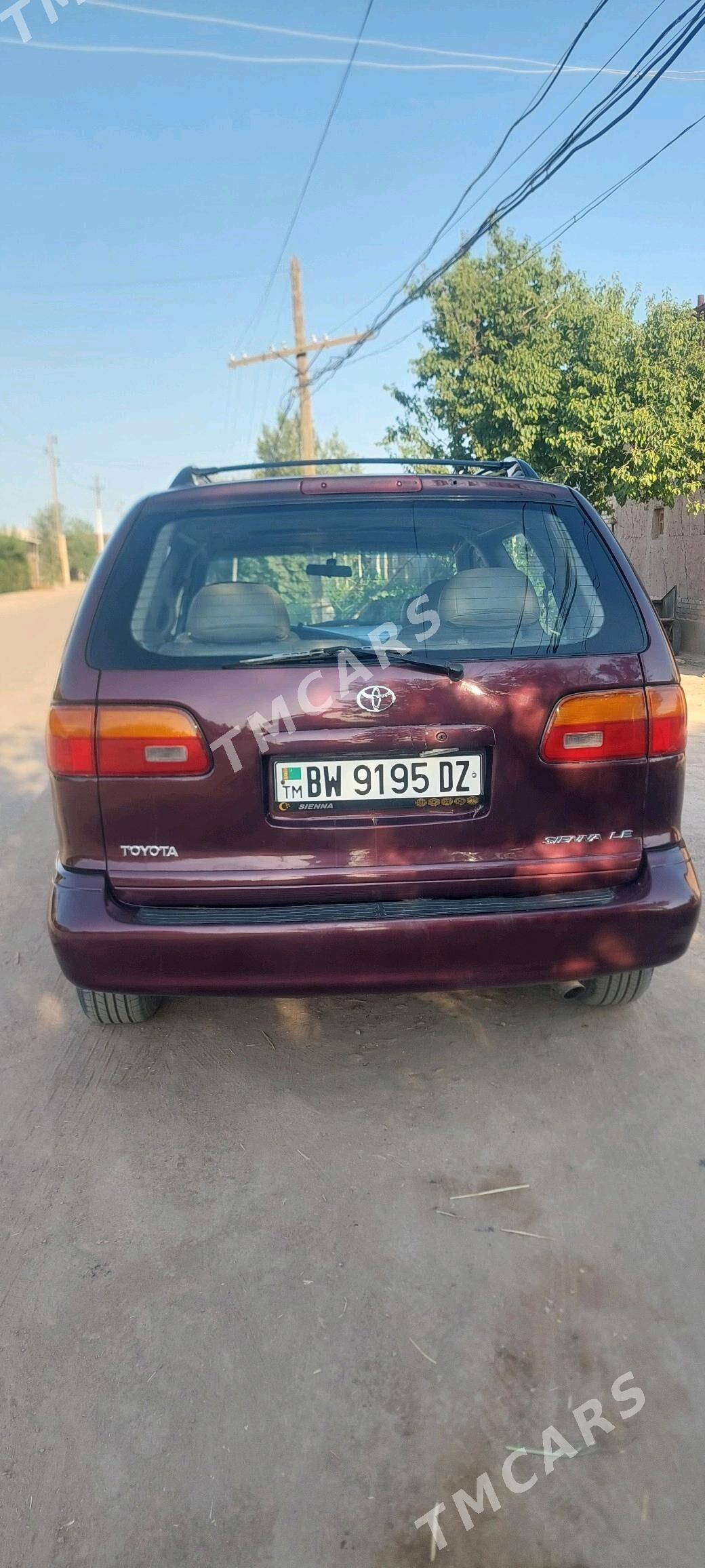 Toyota Sienna 2000 - 160 000 TMT - Gubadag - img 4