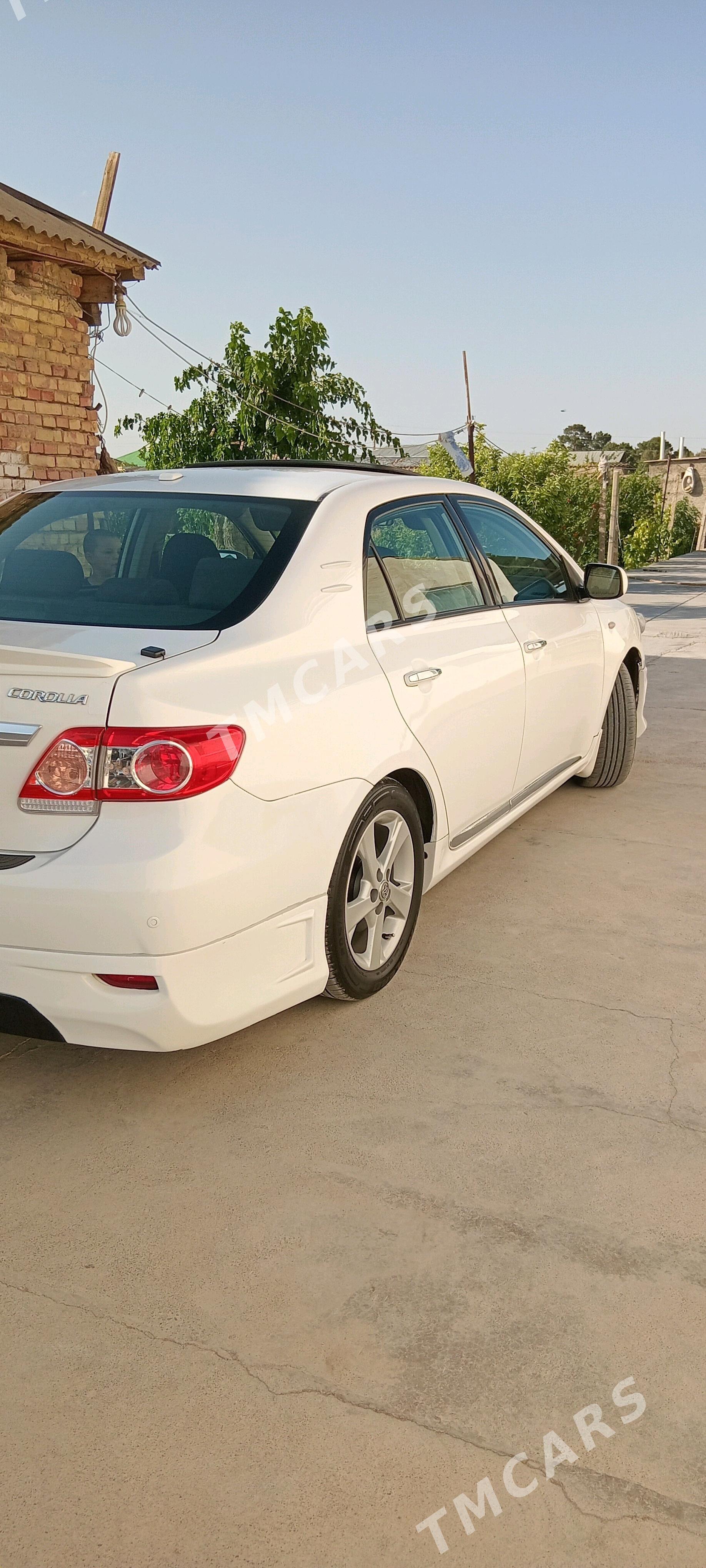 Toyota Corolla 2013 - 175 000 TMT - Гёкдепе - img 2