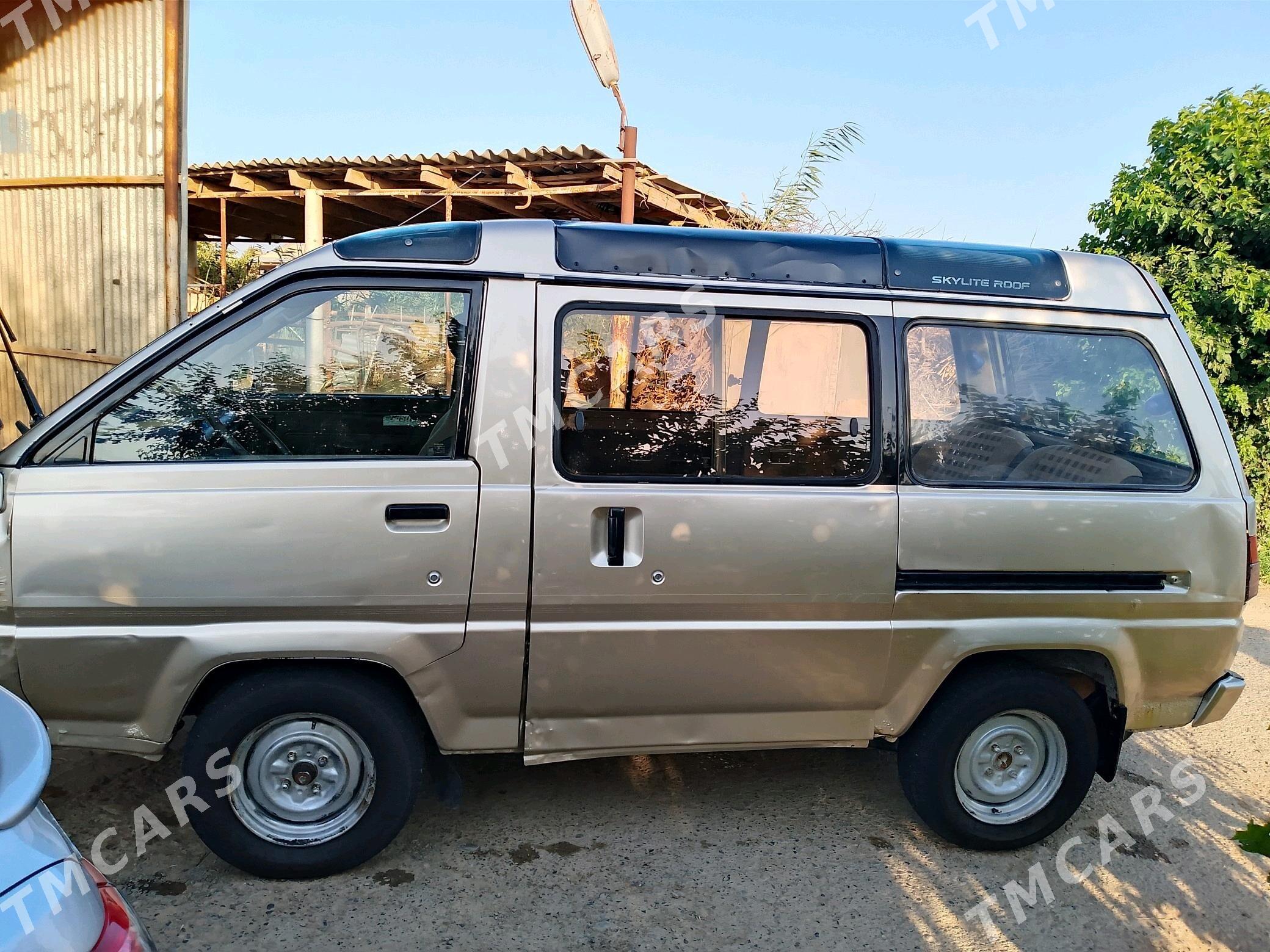 Toyota Town Ace 1986 - 30 000 TMT - Mary - img 5