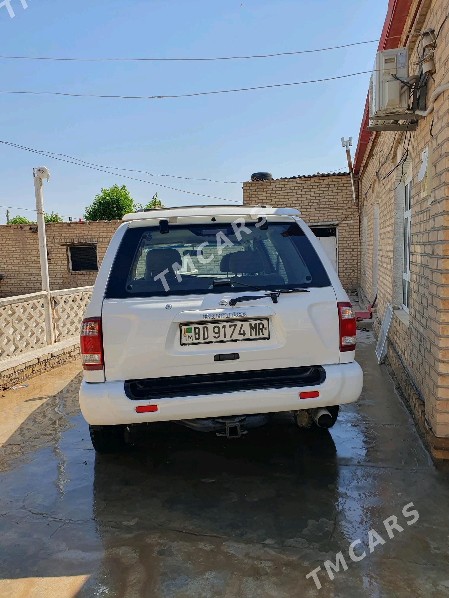 Nissan Pathfinder 2001 - 80 000 TMT - Байрамали - img 9