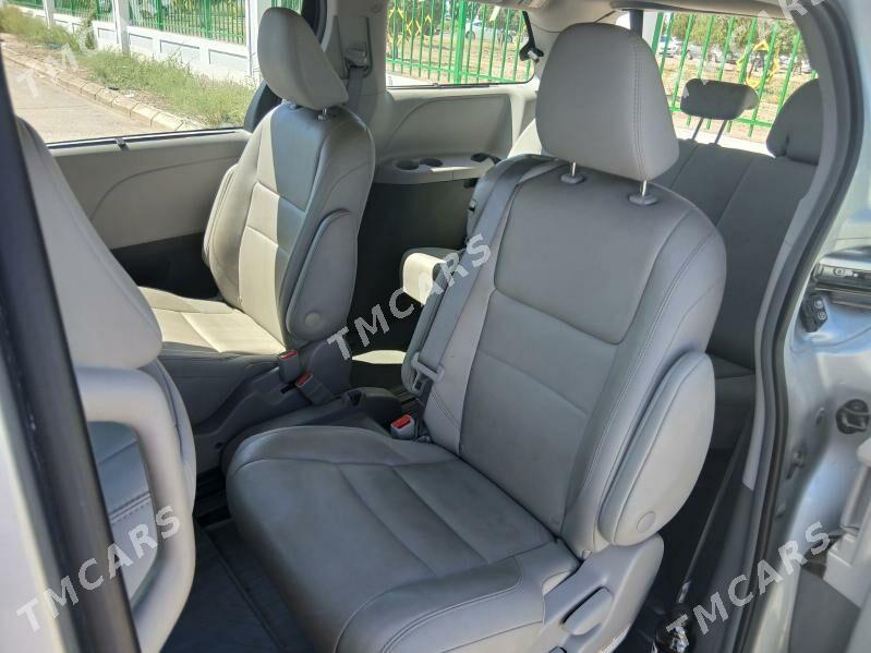 Toyota Sienna 2018 - 470 000 TMT - Daşoguz - img 3