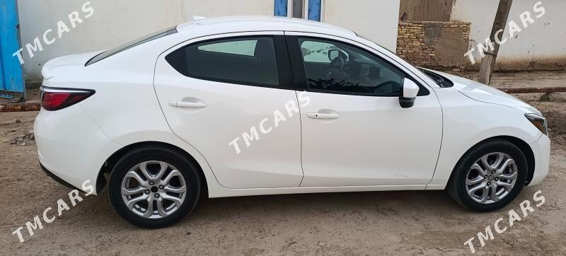 Toyota Yaris 2019 - 160 000 TMT - Ёлётен - img 3