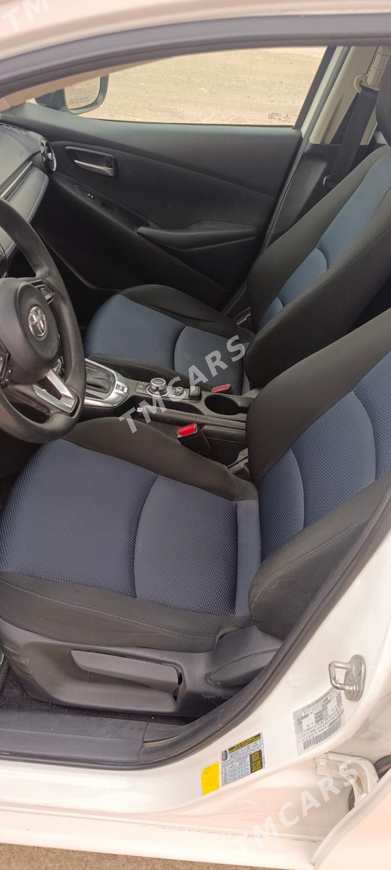 Toyota Yaris 2019 - 160 000 TMT - Ёлётен - img 6