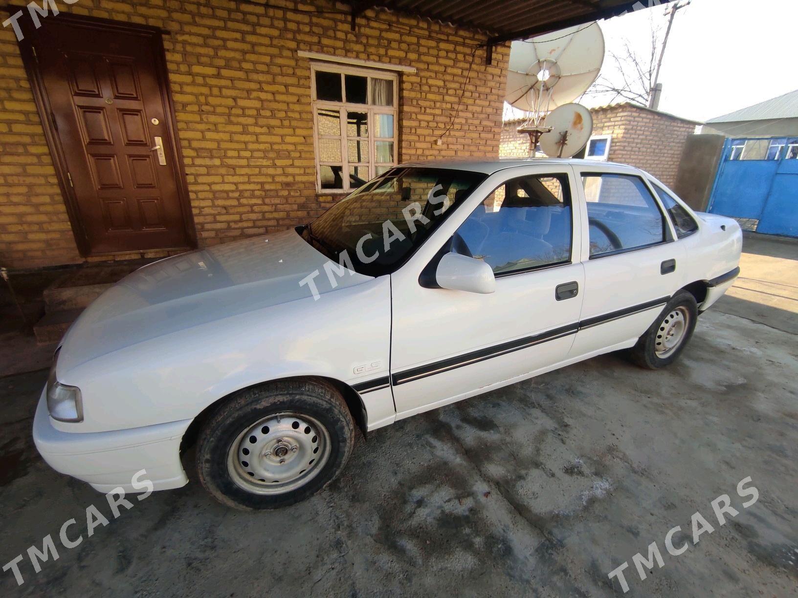 Opel Vectra 1990 - 28 000 TMT - Tejen - img 4