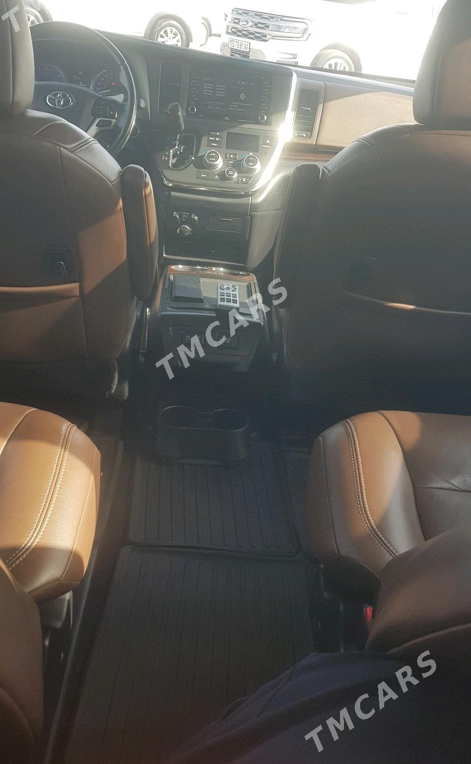 Toyota Sienna 2019 - 670 000 TMT - Köşi - img 3