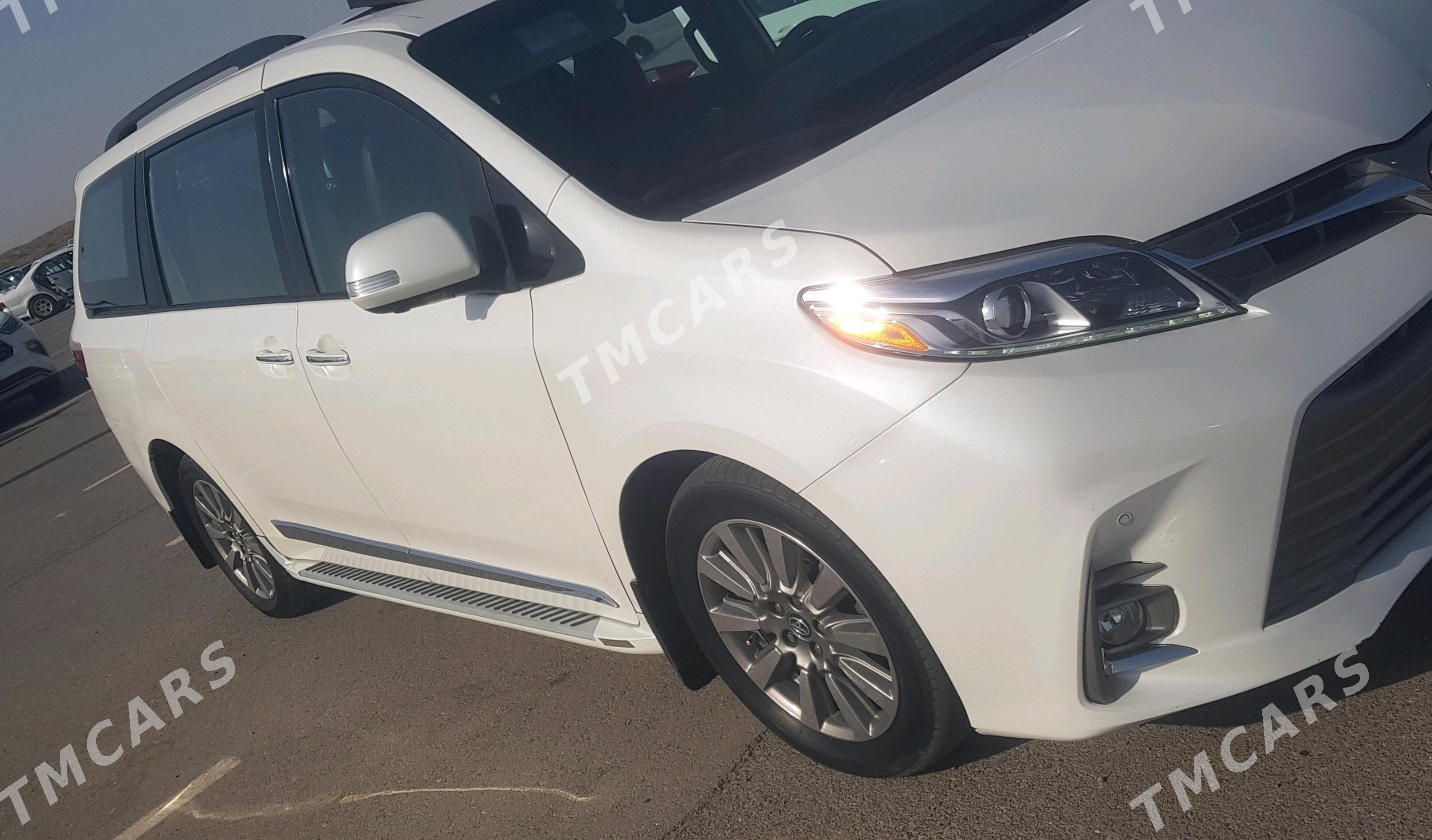 Toyota Sienna 2019 - 670 000 TMT - Köşi - img 5