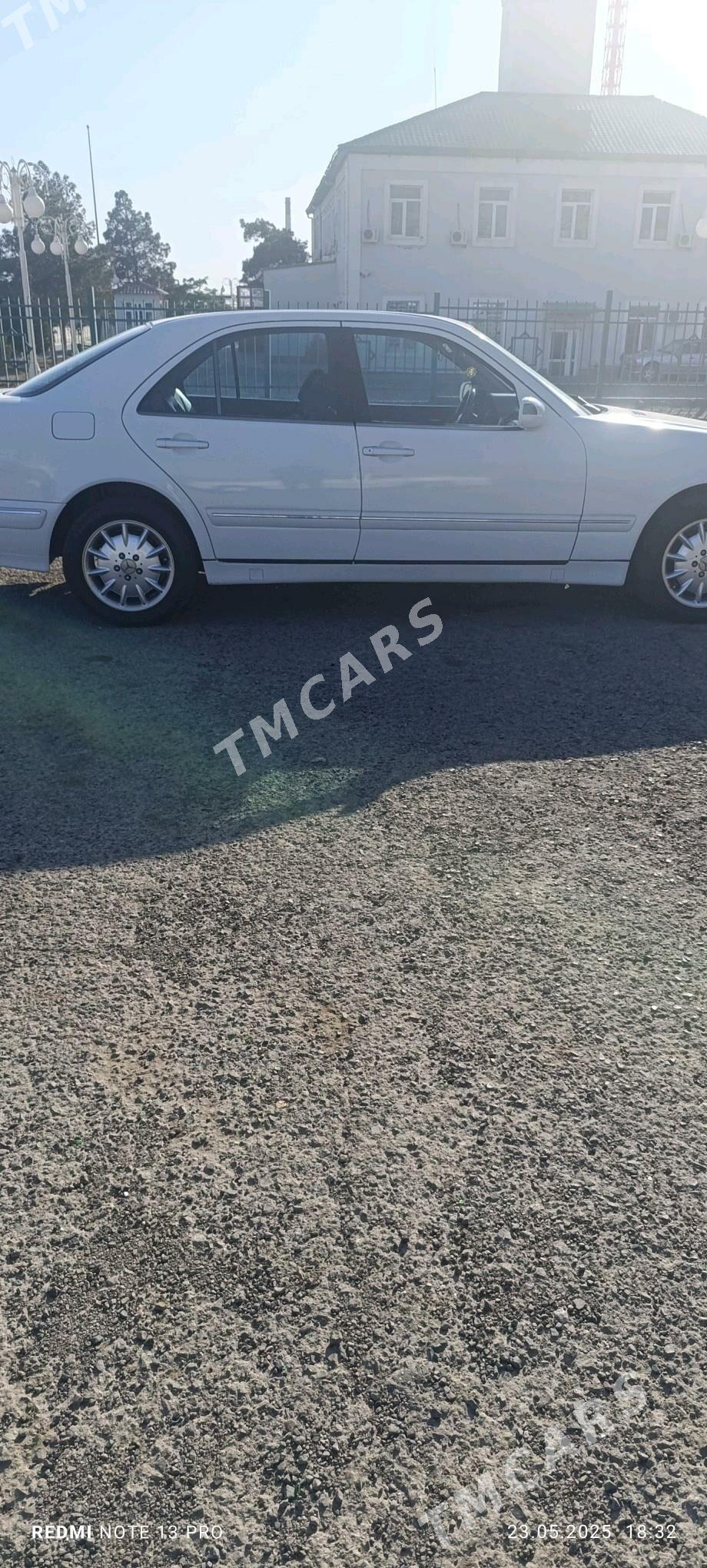 Mercedes-Benz E320 2001 - 115 000 TMT - Туркменбаши - img 5