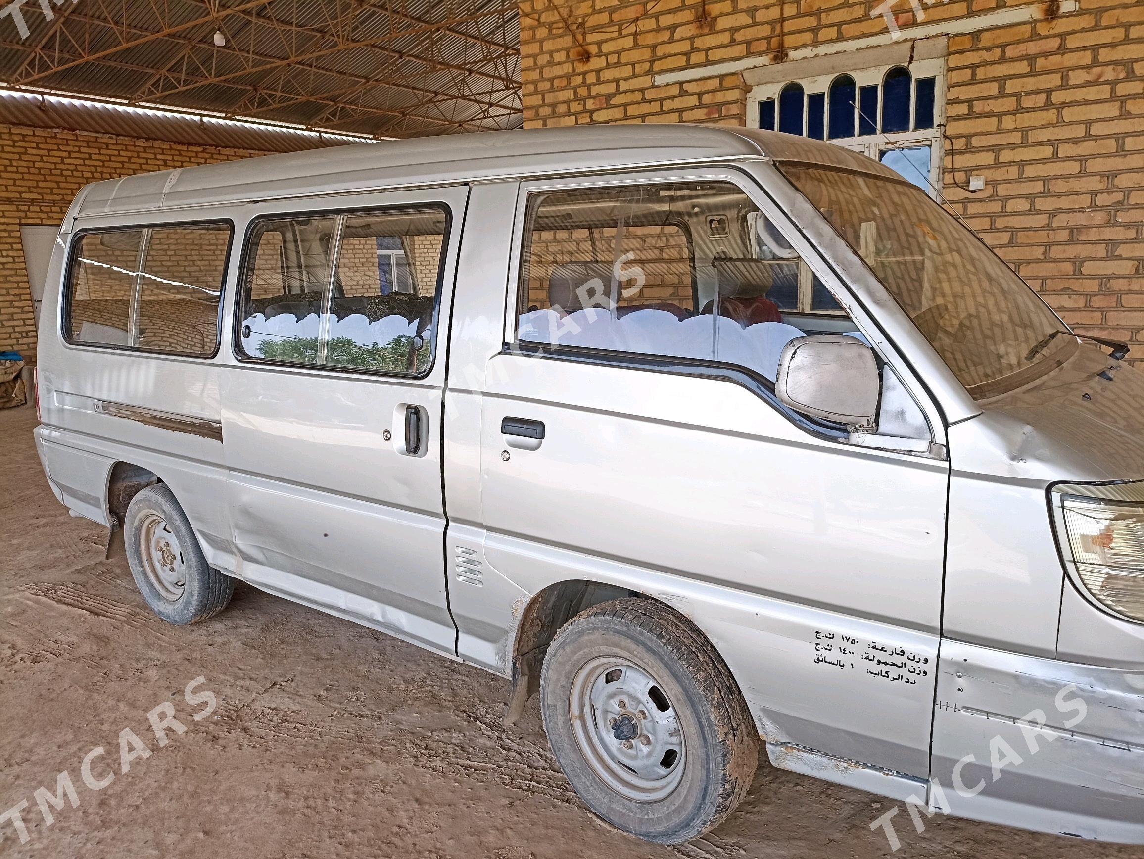 Toyota Hiace 2007 - 70 000 TMT - Байрамали - img 2