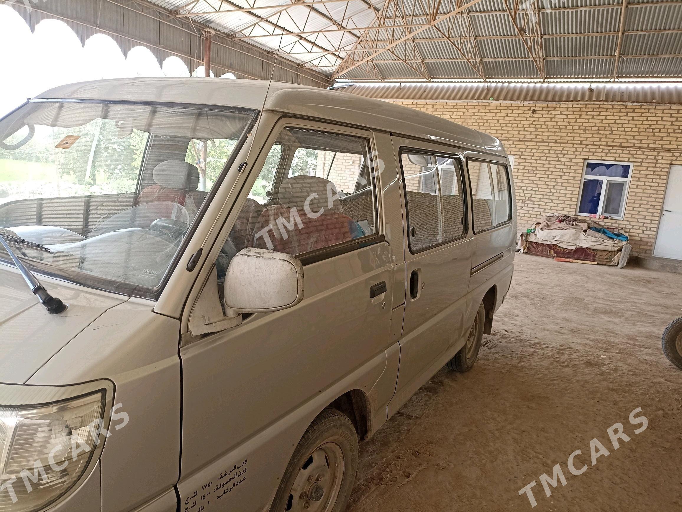Toyota Hiace 2007 - 70 000 TMT - Байрамали - img 3