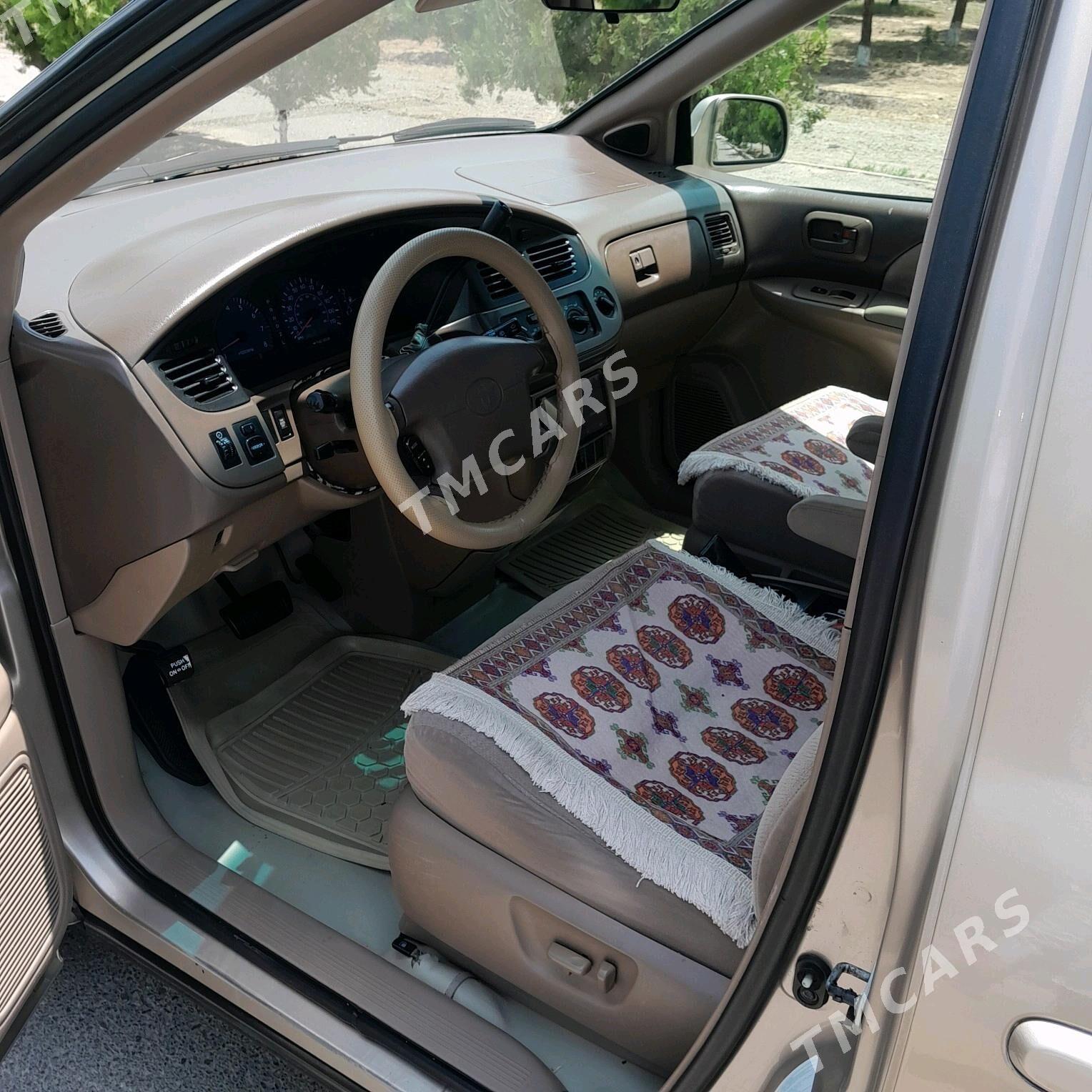 Toyota Sienna 2002 - 170 000 TMT - Bäherden - img 5